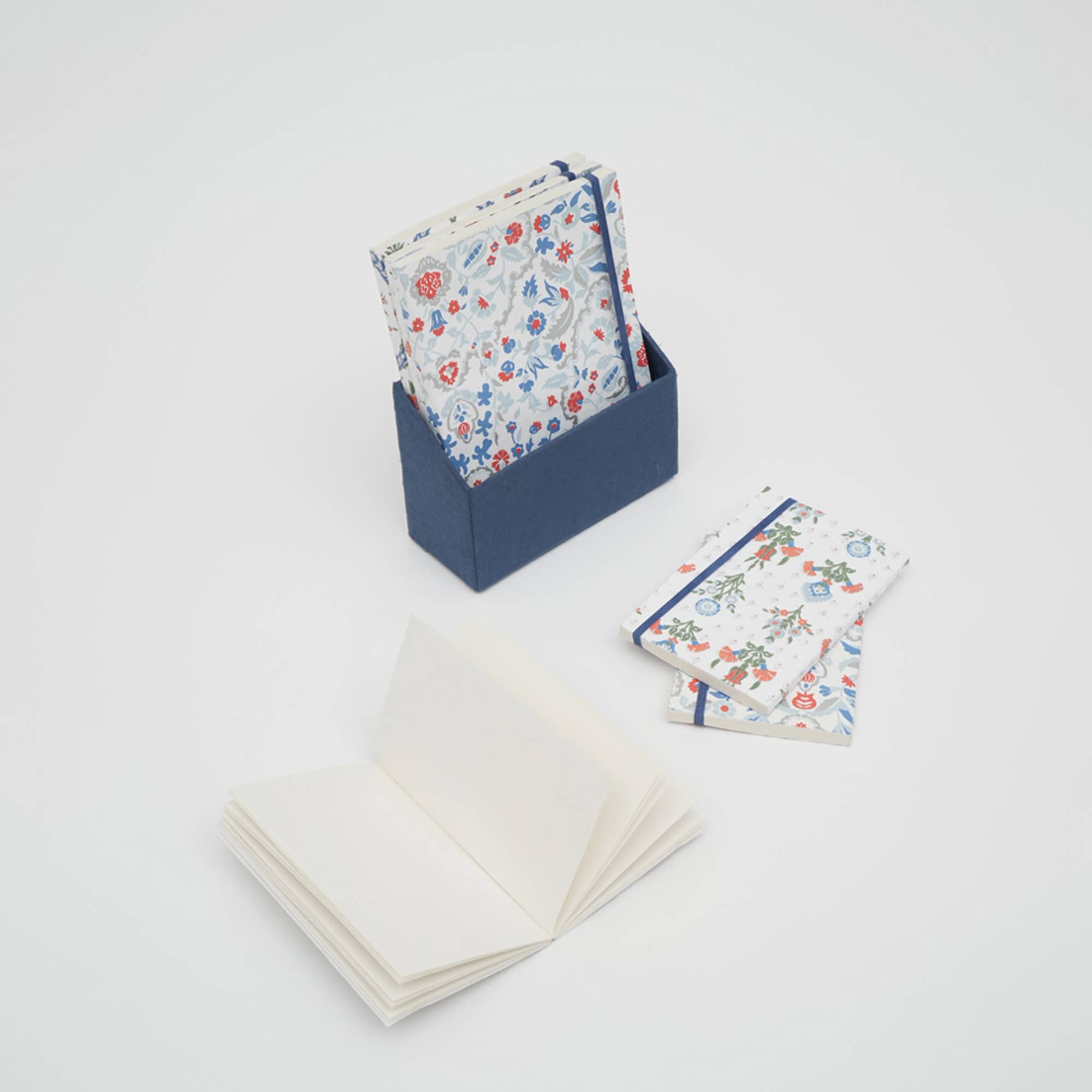 Elastic Closure Notebook / Set Of 6 Pcs / White & Blue